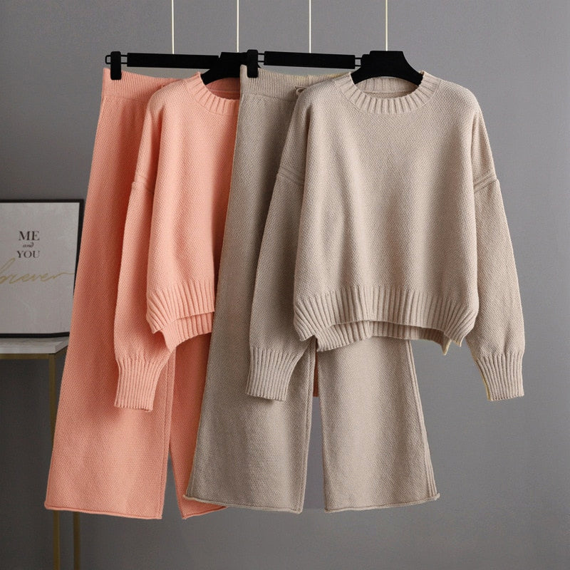 Women's loose knit sweater and wide-leg pants two-piece set
