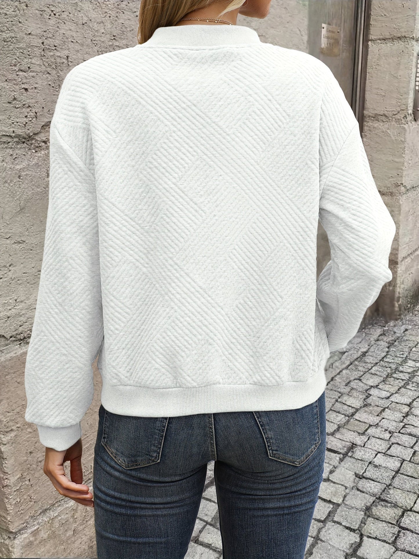 Women's long sleeved jacket with zipper