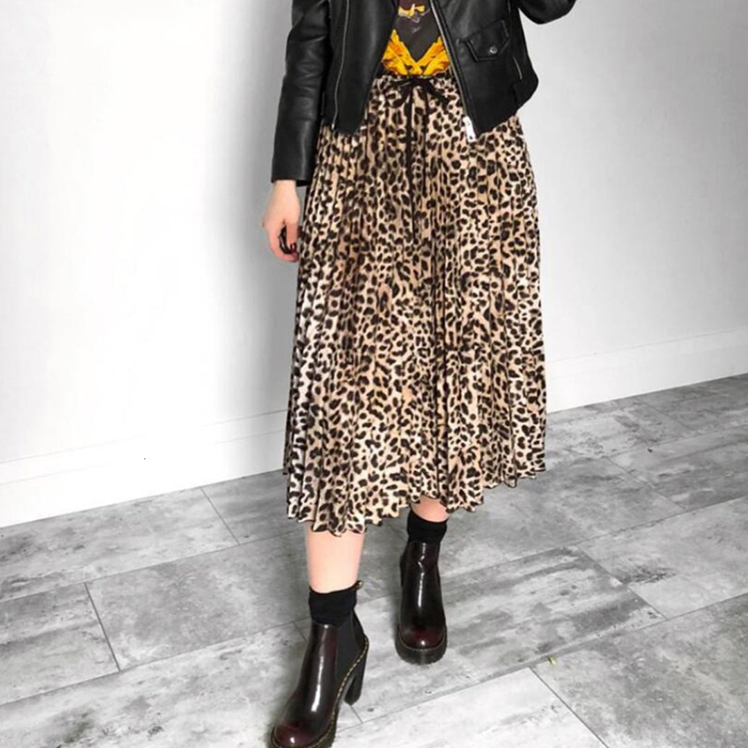 Retro printed a-line skirt with high waist and pleated design for women