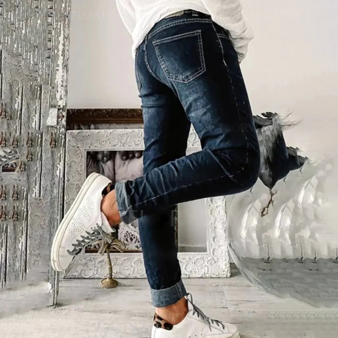 Women's Jeans - Tapered Fit - Button-Fly Closure - Five-Pocket Casual Denim