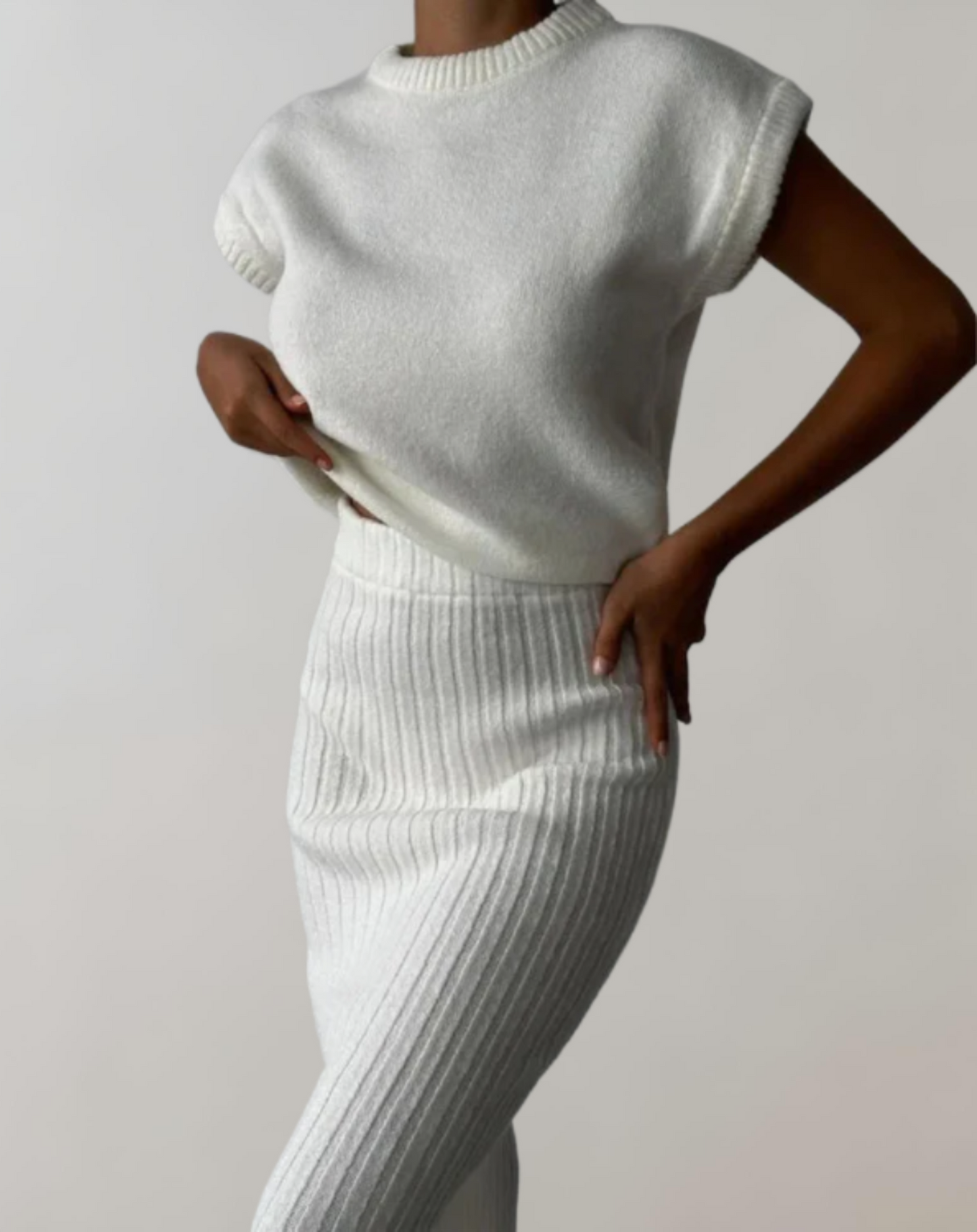 Women's modern 2 piece knitted set