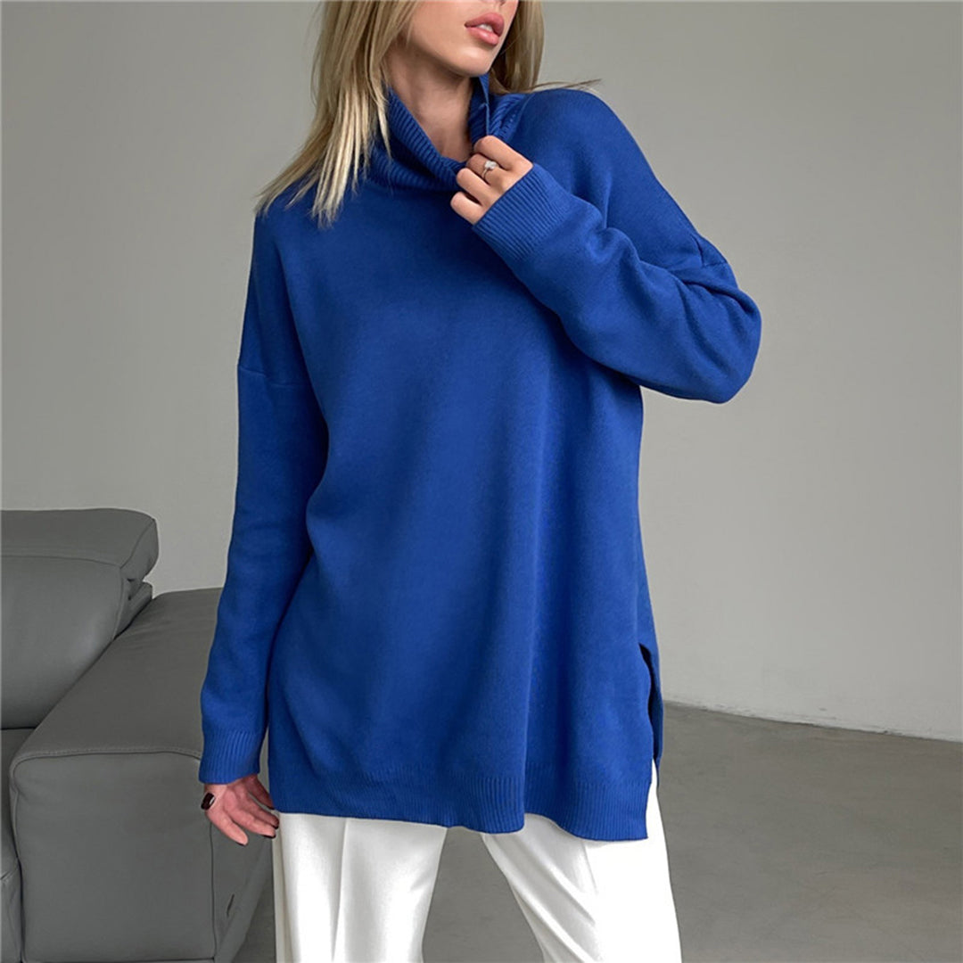 Fashionable turtleneck jumper with side slits for women