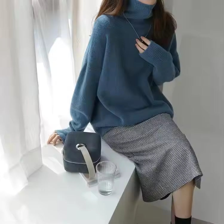 Women’s Sweater – Oversized Fit – Thick Knit – Turtleneck – Ribbed Trim – Dropped Shoulders