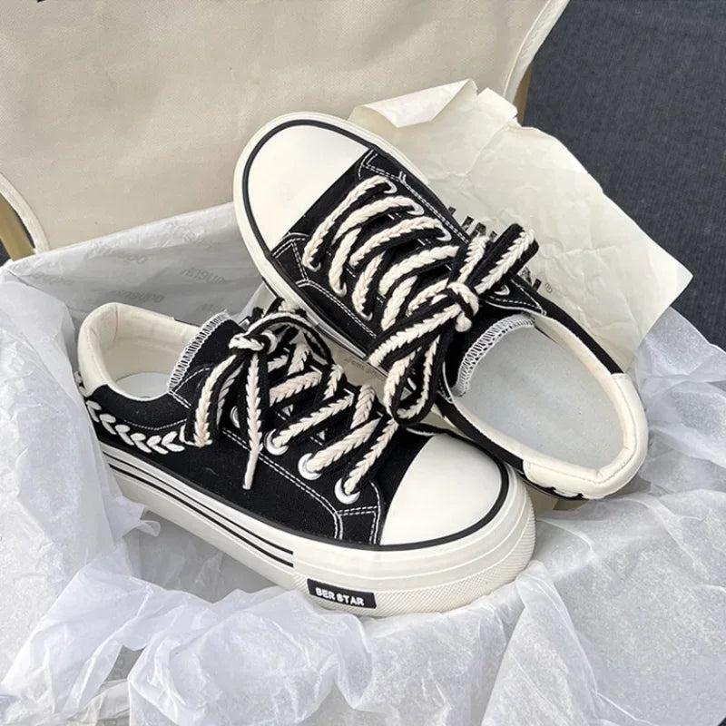 Women's Platform Sneakers - Canvas Low-Top - Lace-Up Rope Laces - Rubber Toe Cap