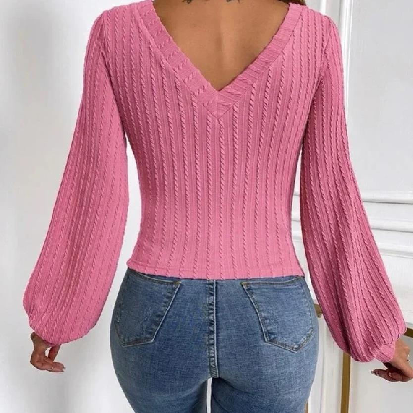 Stylish women's knitted V-neck top