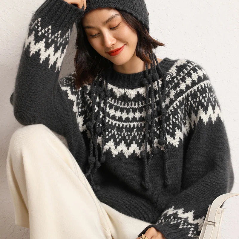 Women's round neck knitted sweater