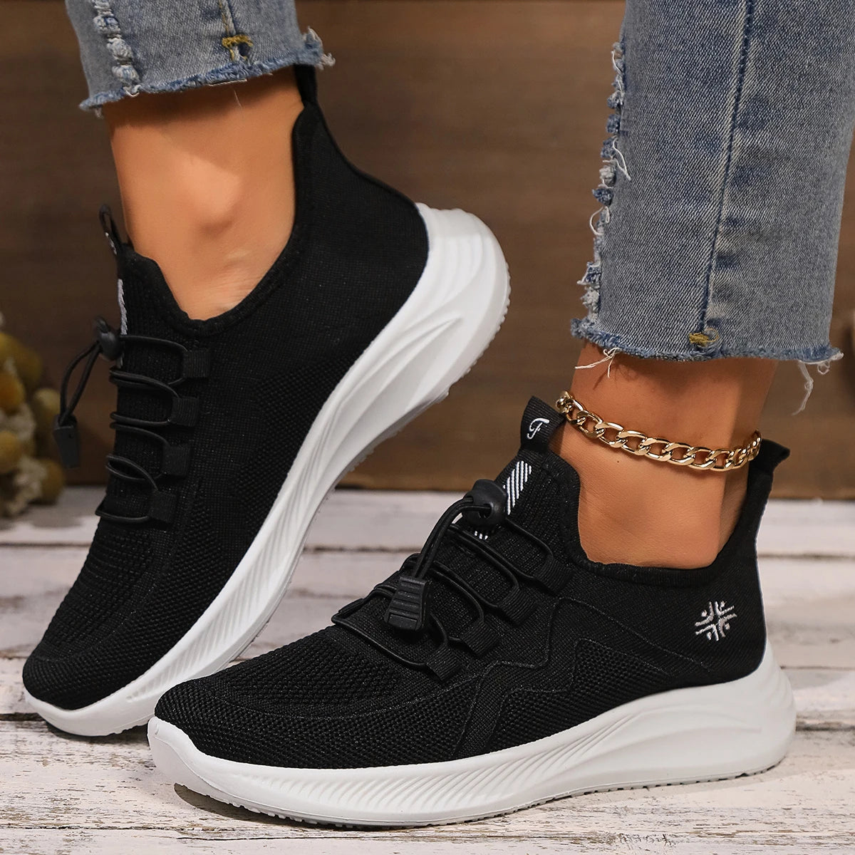Women's lightweight platform walking shoes
