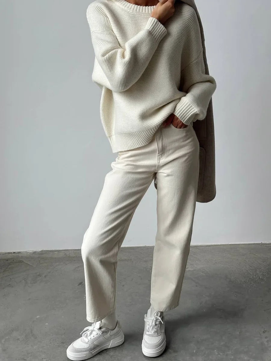 Simple white crew neck pullover sweater for women