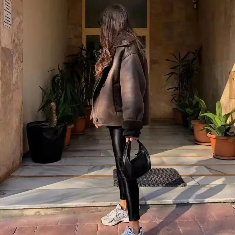 Women's oversized pilot jacket with teddy lining