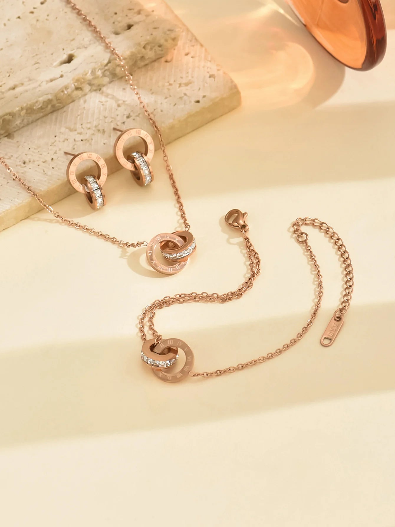 Titanium steel jewelry set with interlocking circles