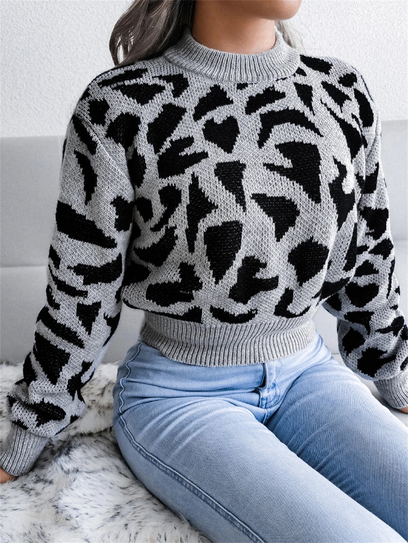 Women's neck leopard print cropped sweater