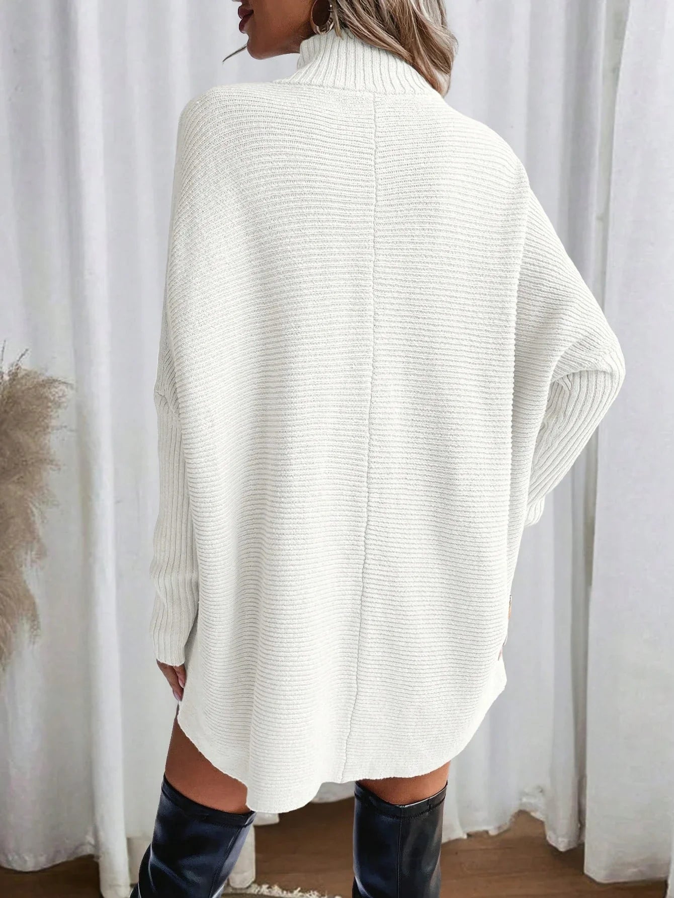 Women’s Sweater - Oversized Relaxed Fit - Turtleneck Collar - Ribbed Knit - Tunic Length