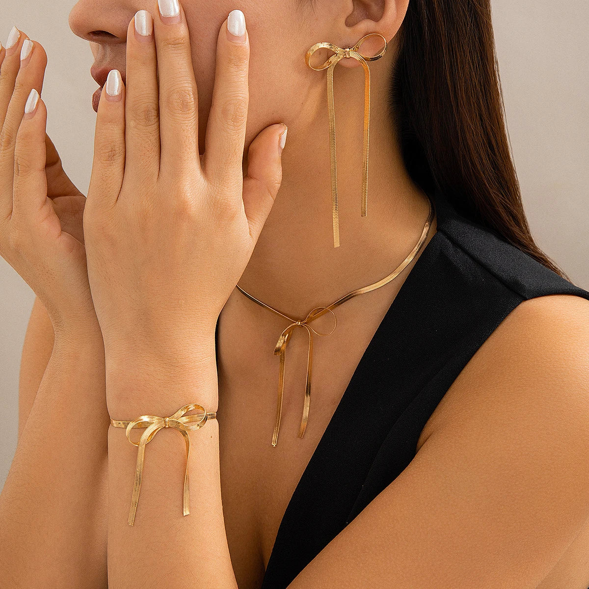 Stylish snake chain jewelry set with tassel drop earrings