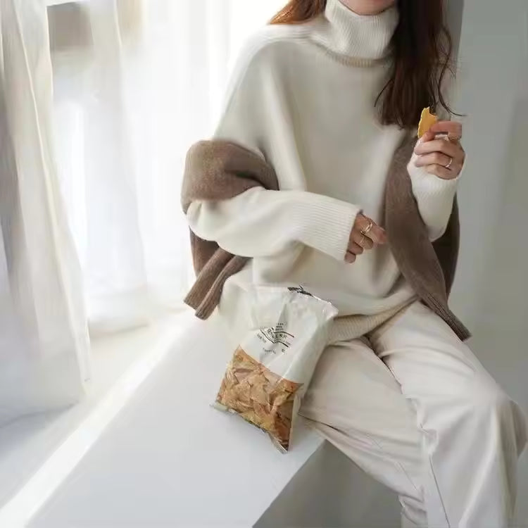 Women’s Sweater – Oversized Fit – Thick Knit – Turtleneck – Ribbed Trim – Dropped Shoulders