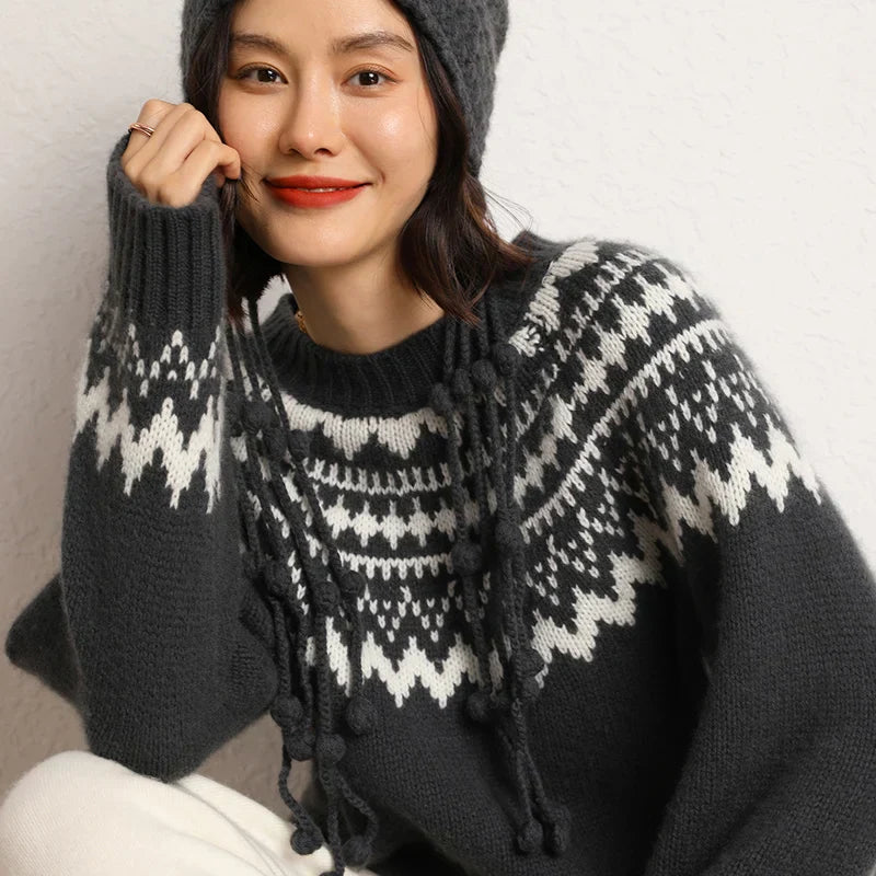 Women's round neck knitted sweater