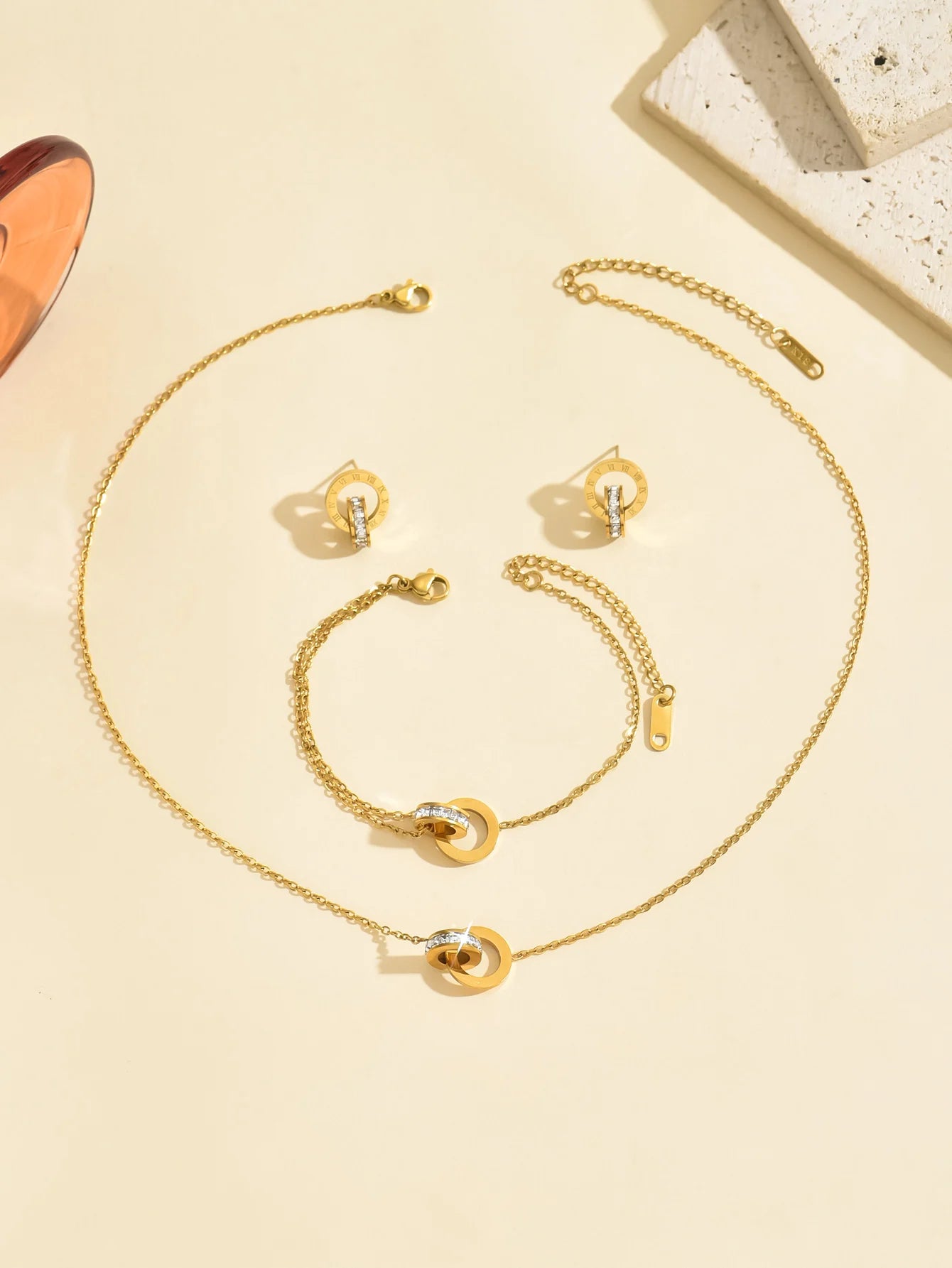 Titanium steel jewelry set with interlocking circles