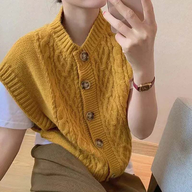 Women's sleeveless round neck knitted cardigan