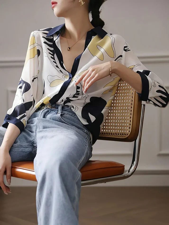 Women's Blouse - Abstract Pattern - Contrast Collar & Cuffs - Relaxed Fit - 3/4 Sleeve