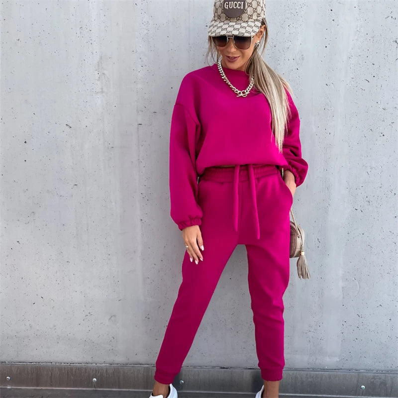 Women's casual roundneck sweatshirt and sweatpants set