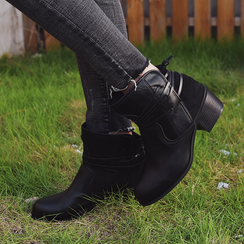 Women's vintage lace-up boots with chunky high heel