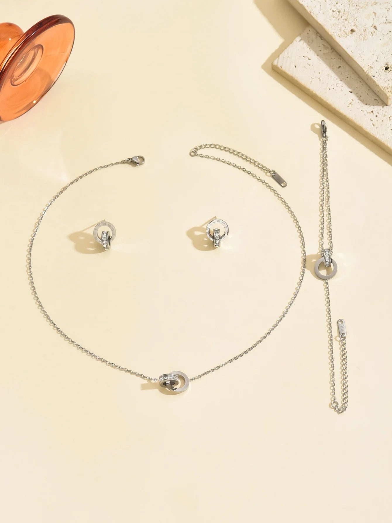 Titanium steel jewelry set with interlocking circles