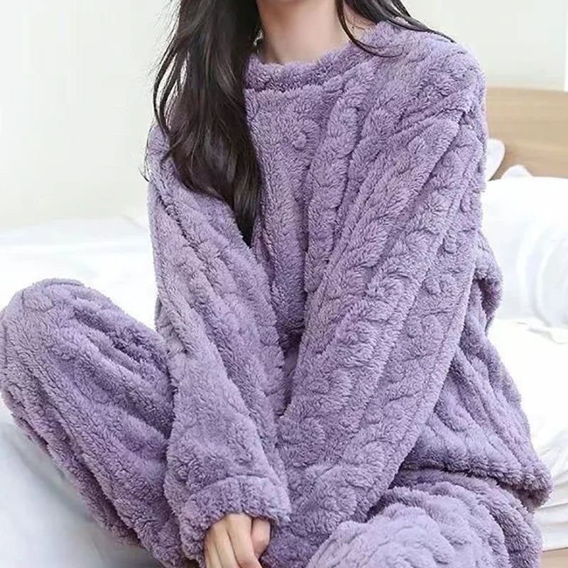 Women’s Two-Piece Pajama Set – Plush Fleece – Oversized Fit – Ribbed – Long Sleeve & Wide Leg