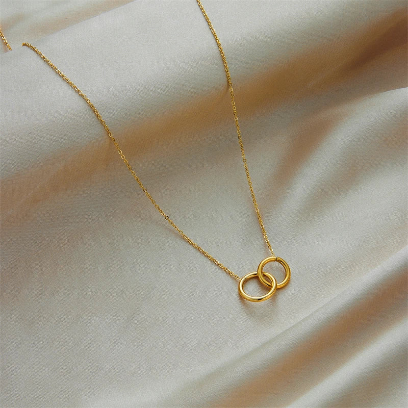 Interlocking Circle Adjustable Elegant Pendant Necklace