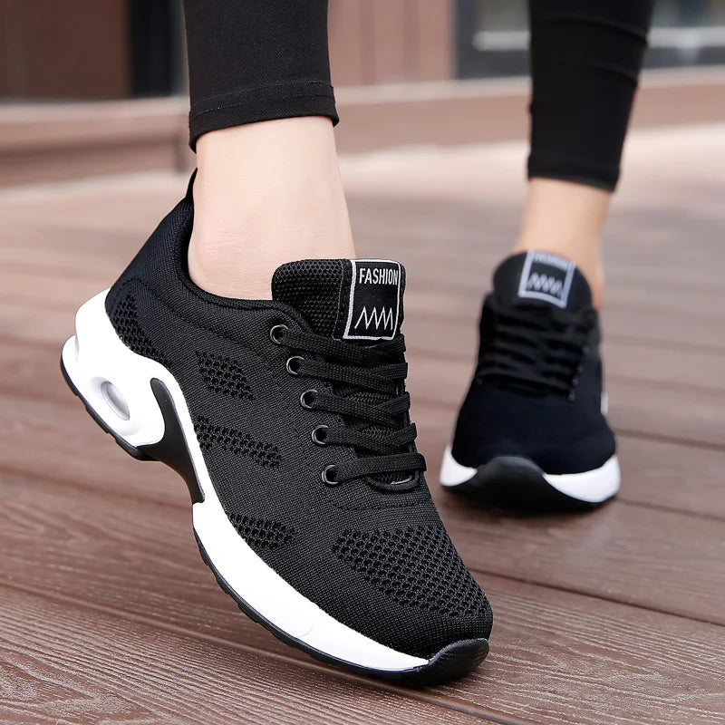 Women's breathable lightweight running sneakers