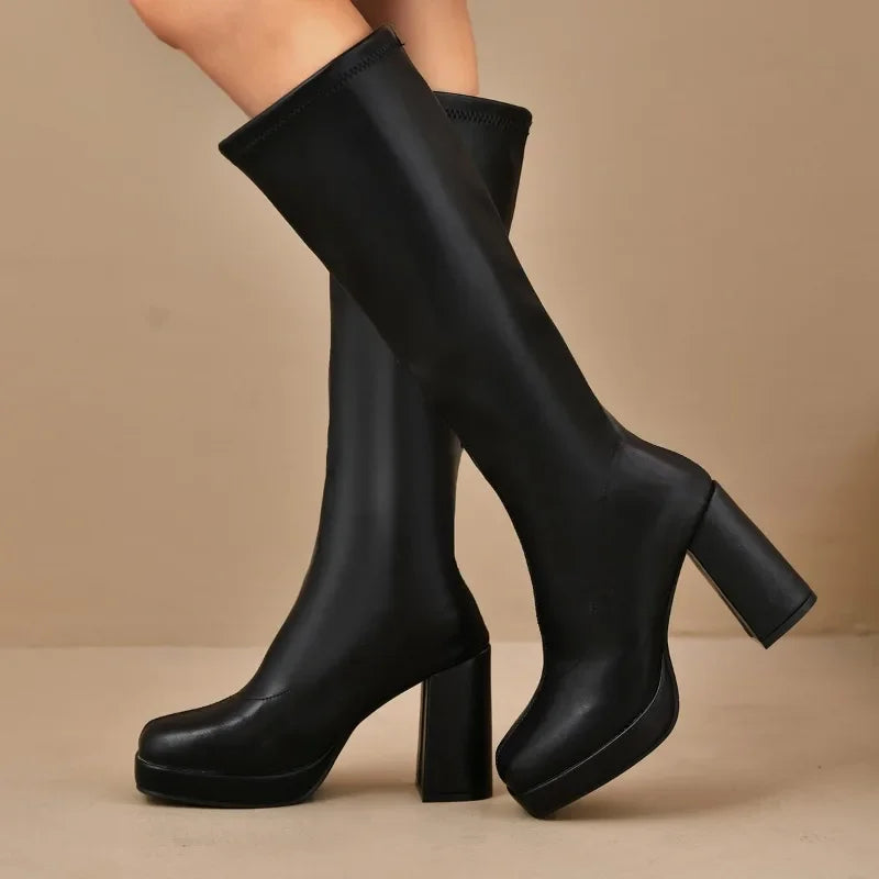 Women’s Over-the-Knee Boots – Sleek Fit – Chunky Heel – Platform Sole – Minimalist Style