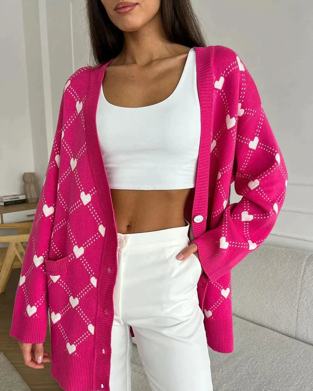 Women's knitted cardigan with heart print and buttons
