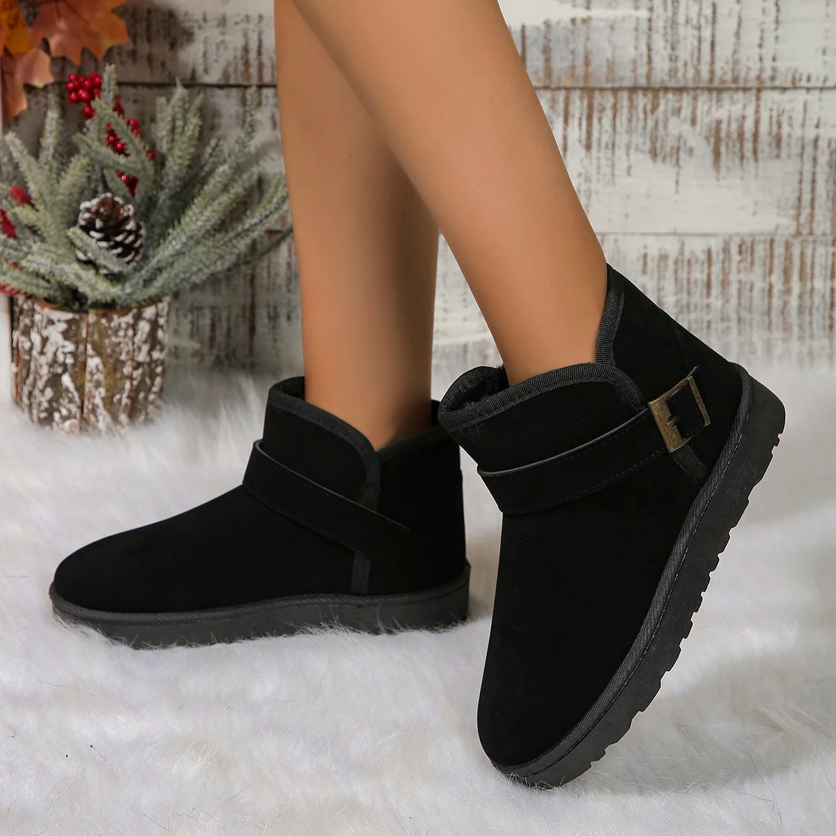 Women's textured winter snow boots with sponge sole and low heel