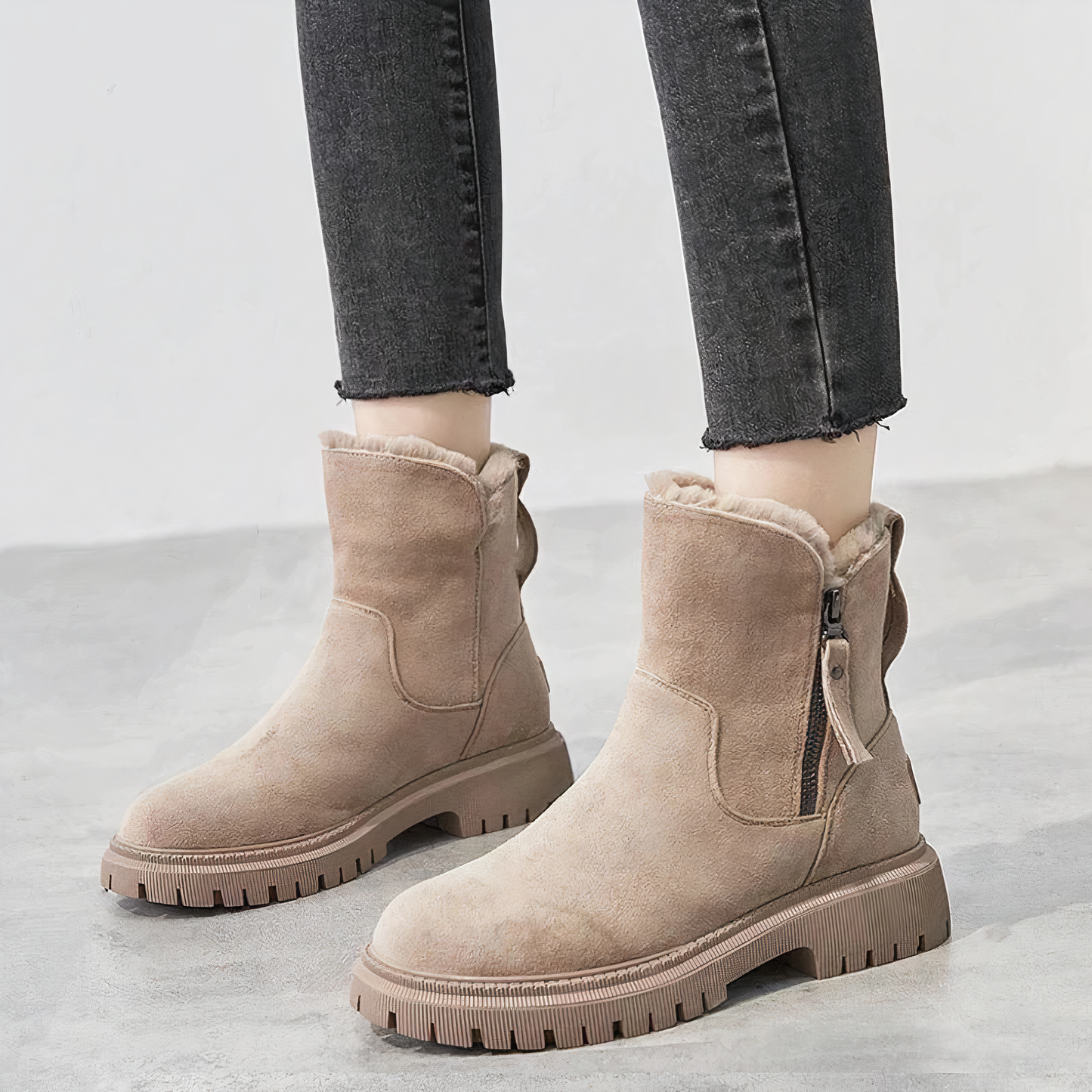 Women's mid-calf snow boots with fur lining