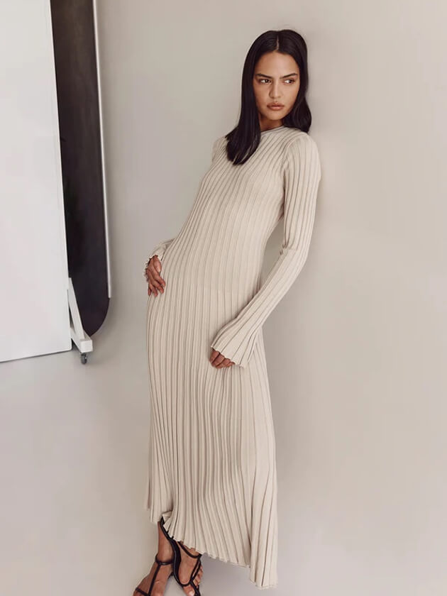 Women's Ribbed Knit Sweater - Fitted Stretch Fabric - Long Sleeve Round Neck