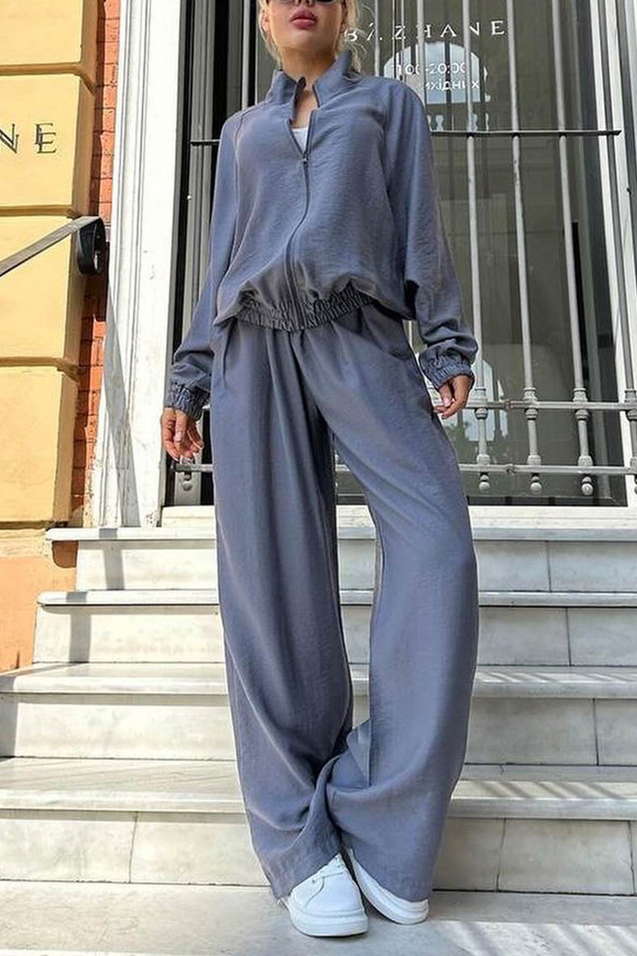 Women's solid zip-up long sleeve tracksuit set