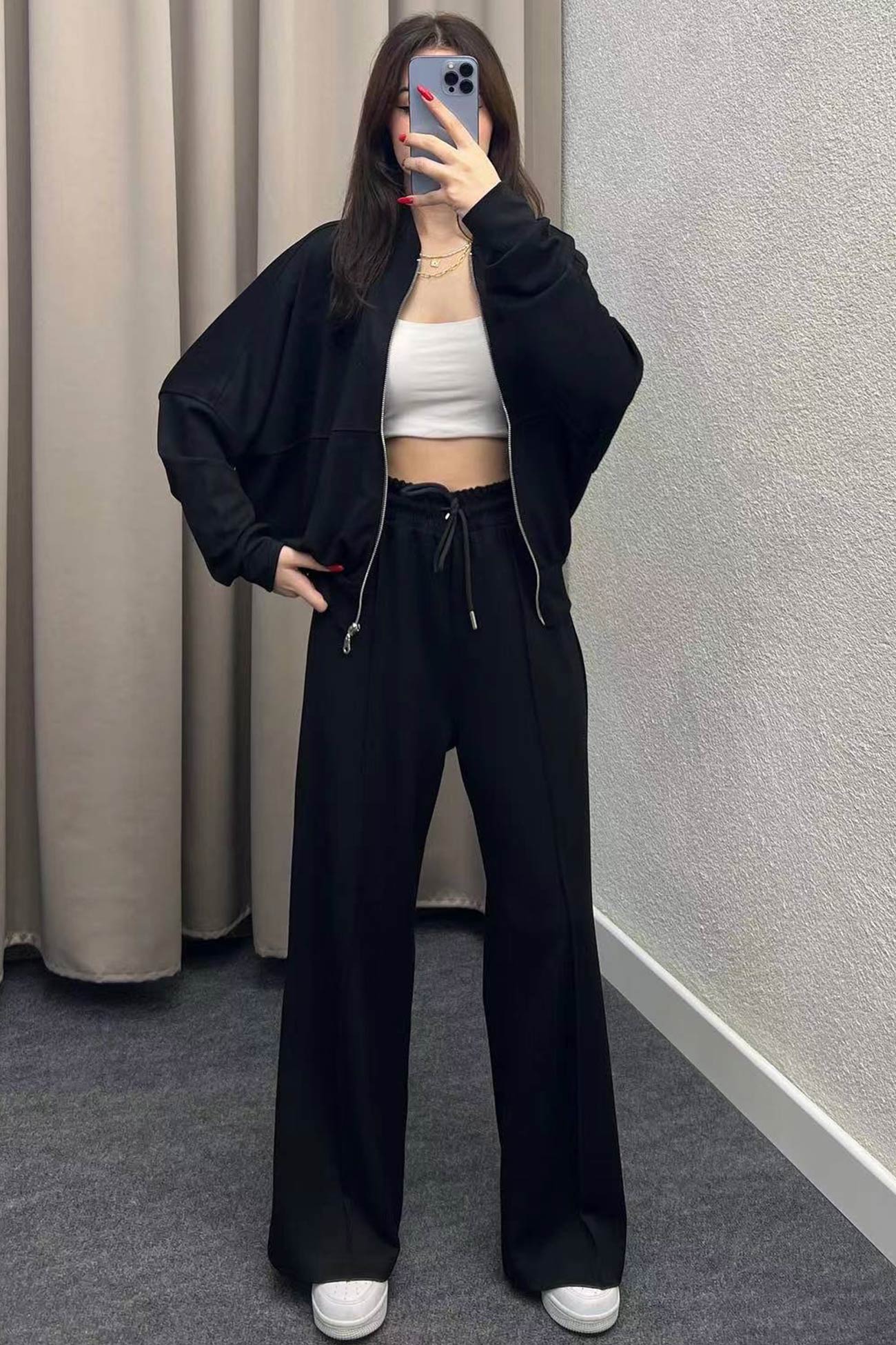 Women's zip-up sweatshirt and straight-leg pants set