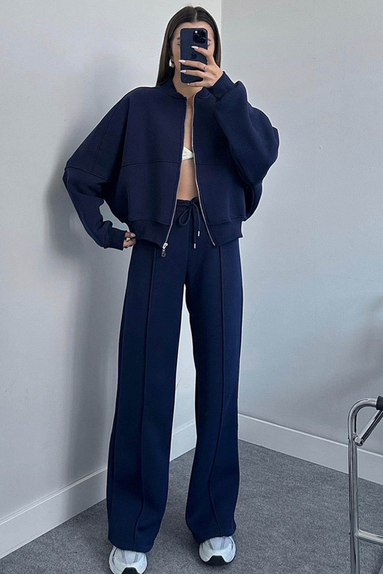 Women's zip-up sweatshirt and straight-leg pants set