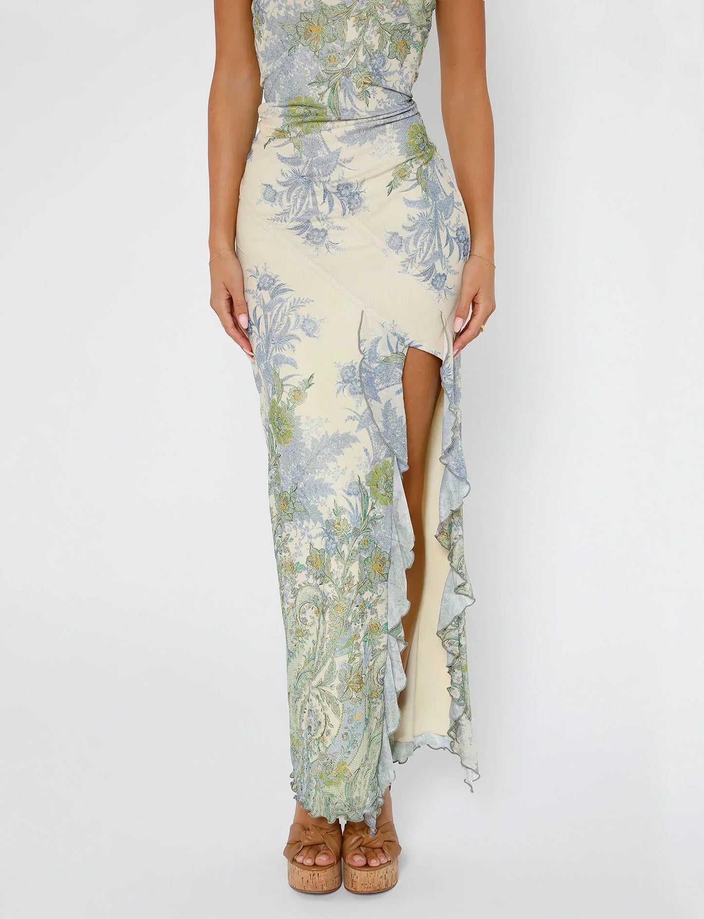 Women’s Maxi Dress – Strapless Fit – Bold Floral Print – High Slit – Flowy Fabric