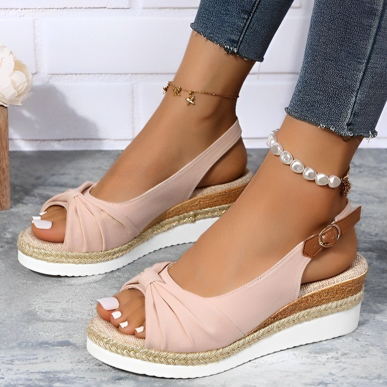 Cushioned Knot Design Espadrille Wedge Sandals