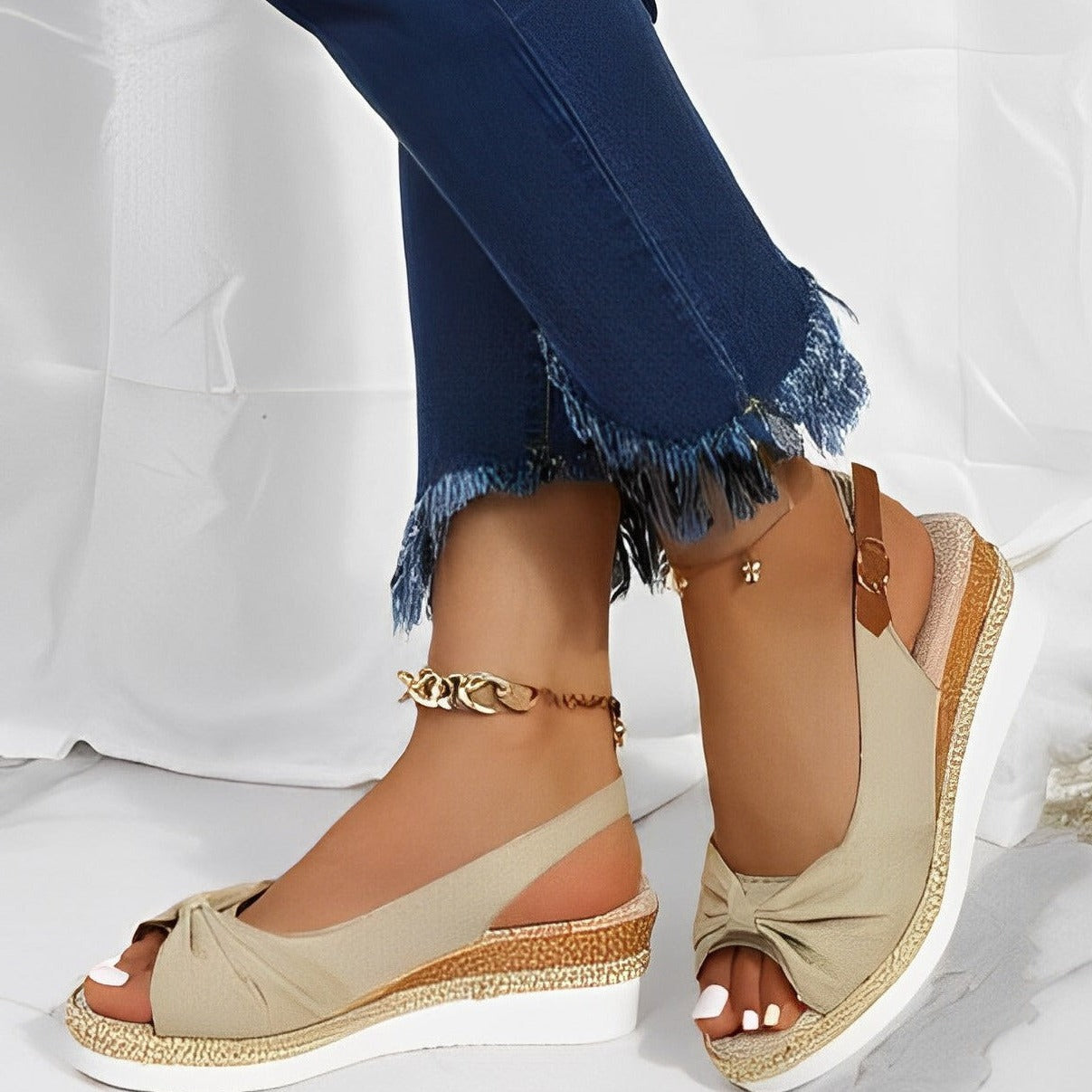 Cushioned Knot Design Espadrille Wedge Sandals