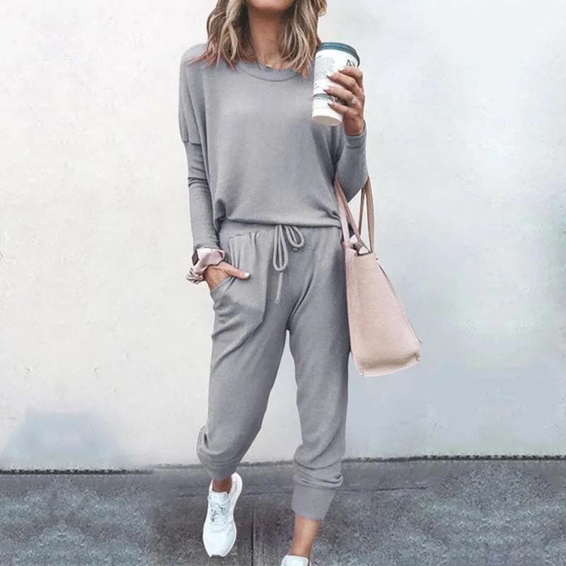 Women’s Jogging Set – Relaxed Fit – Long Sleeve Top & Cuffed Pants – Soft Knit Fabric