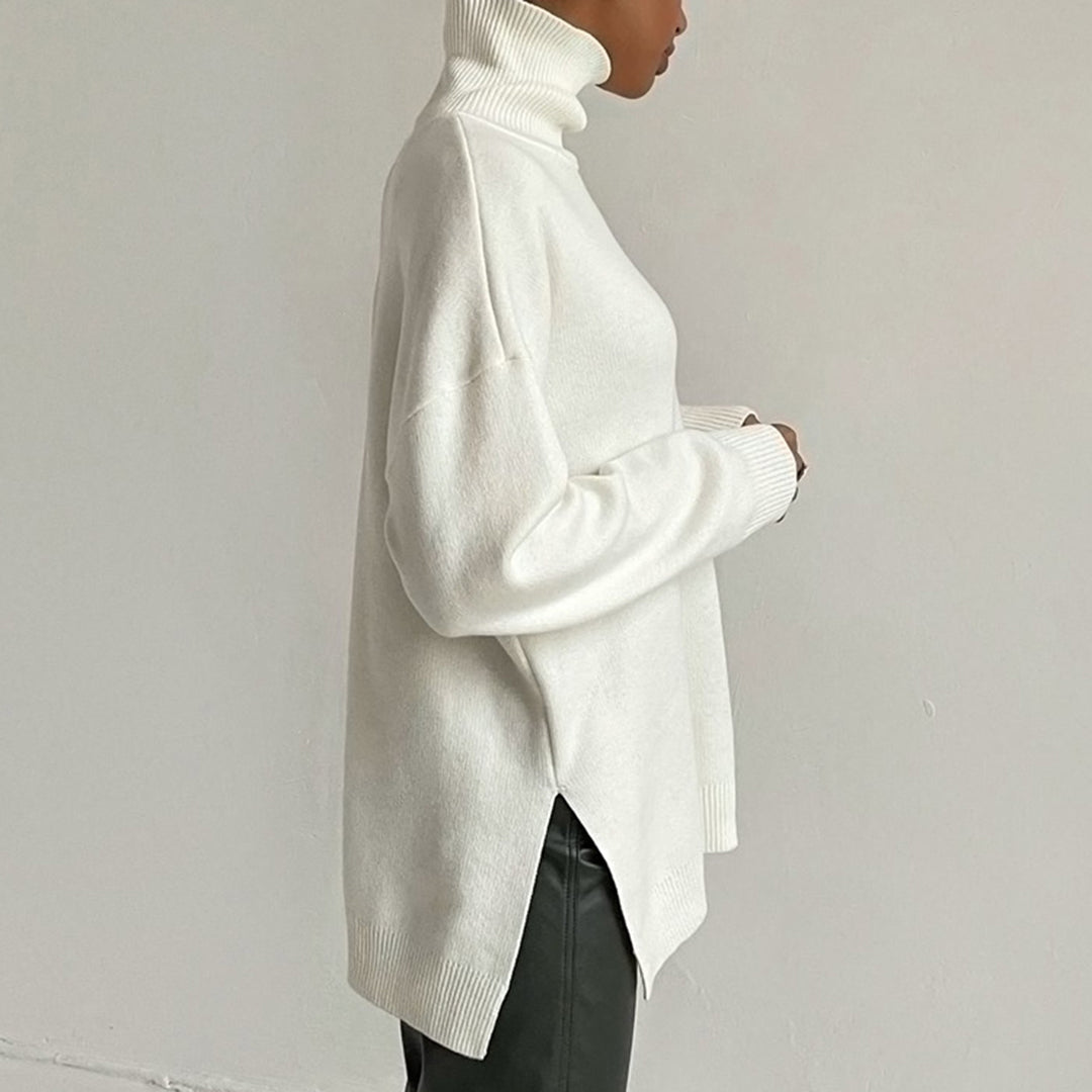 Fashionable turtleneck jumper with side slits for women