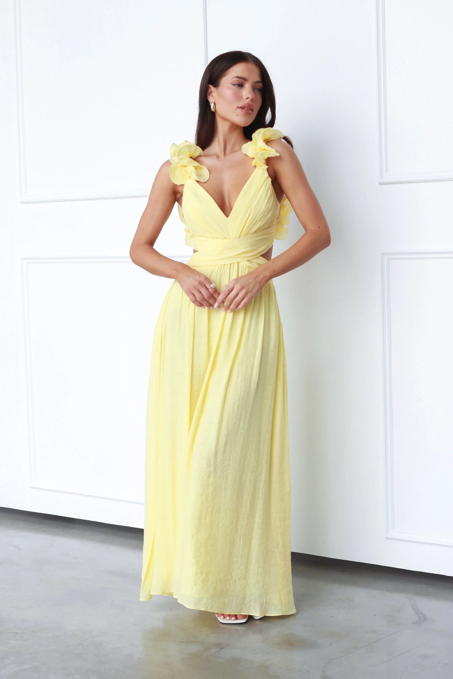 Women's Maxi Dress - Plunging V-Neck - Ruffle Shoulder - Flowing Floor-Length Skirt