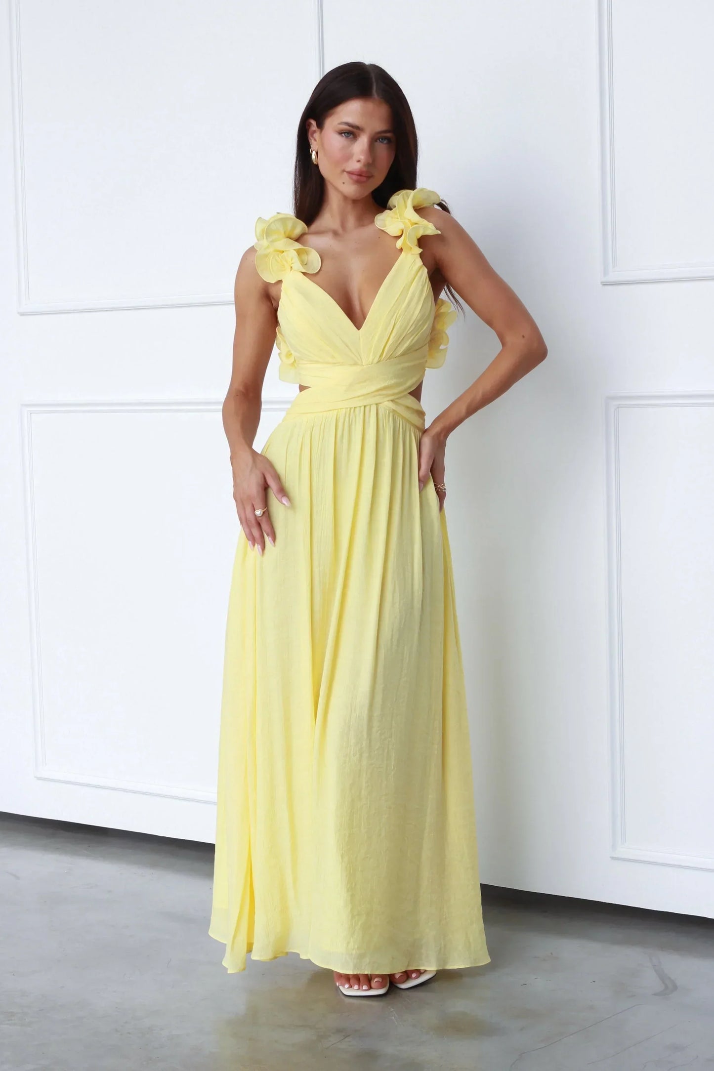 Women's Maxi Dress - Plunging V-Neck - Ruffle Shoulder - Flowing Floor-Length Skirt