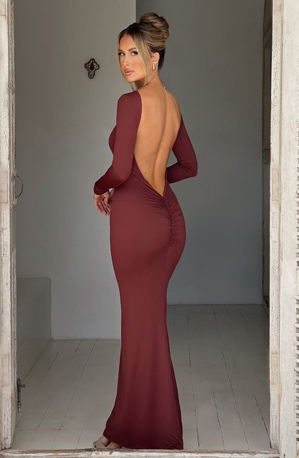 Women's backless long sleeve maxi dress