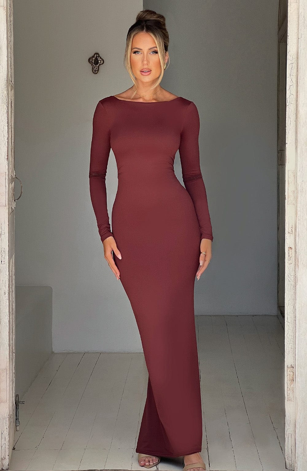 Women's backless long sleeve maxi dress