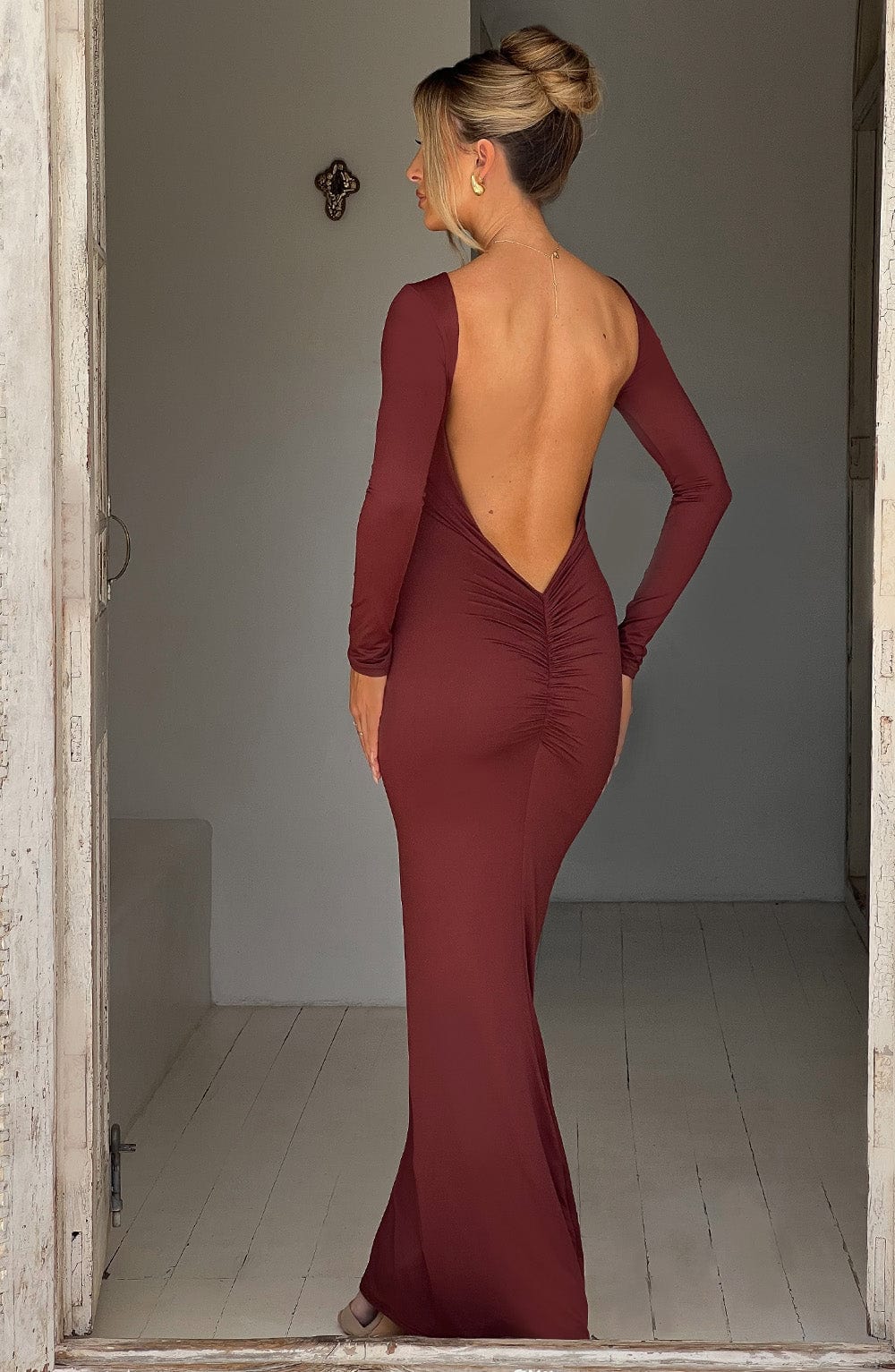 Women's backless long sleeve maxi dress
