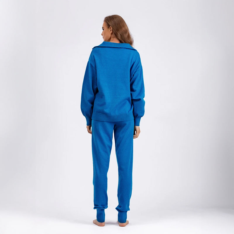 Women's Two-Piece Loungewear Set - Knit Sweatshirt & Jogger Pants - Relaxed Fit