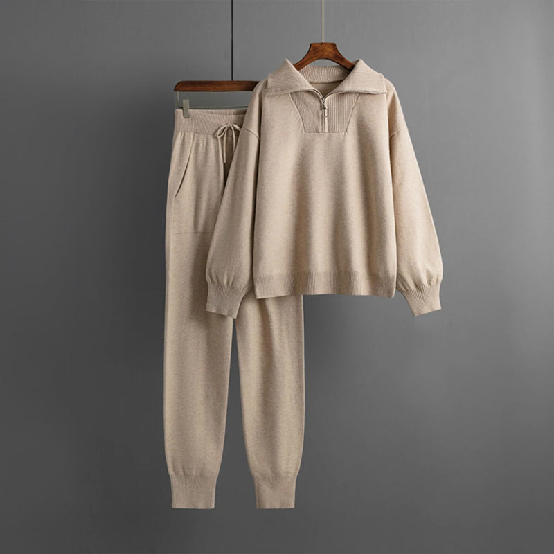 Women's Two-Piece Loungewear Set - Knit Sweatshirt & Jogger Pants - Relaxed Fit