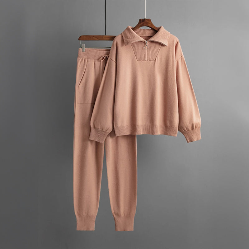 Women's Two-Piece Loungewear Set - Knit Sweatshirt & Jogger Pants - Relaxed Fit