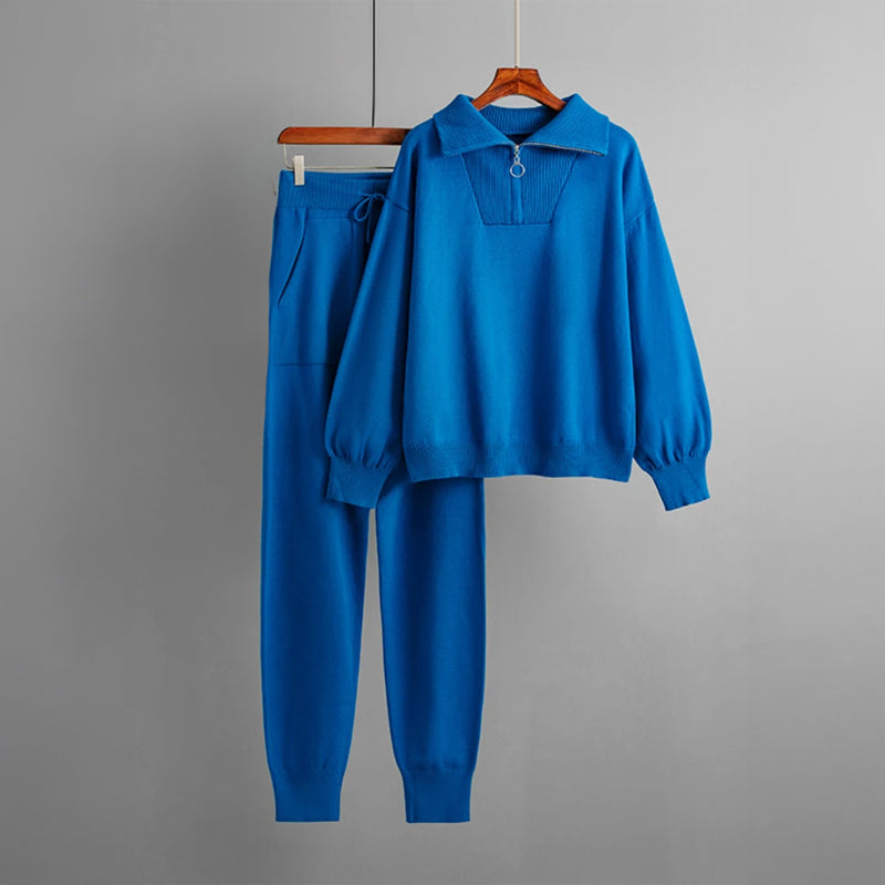 Women's Two-Piece Loungewear Set - Knit Sweatshirt & Jogger Pants - Relaxed Fit